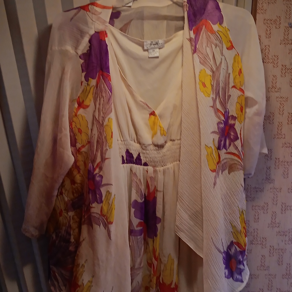 J Gee dress off white with flowers